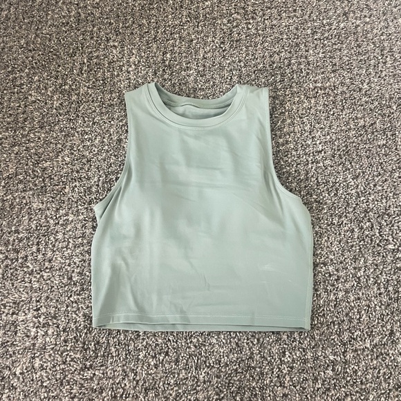 Women's Sleeveless Workout Crop Top - Picture 1 of 2